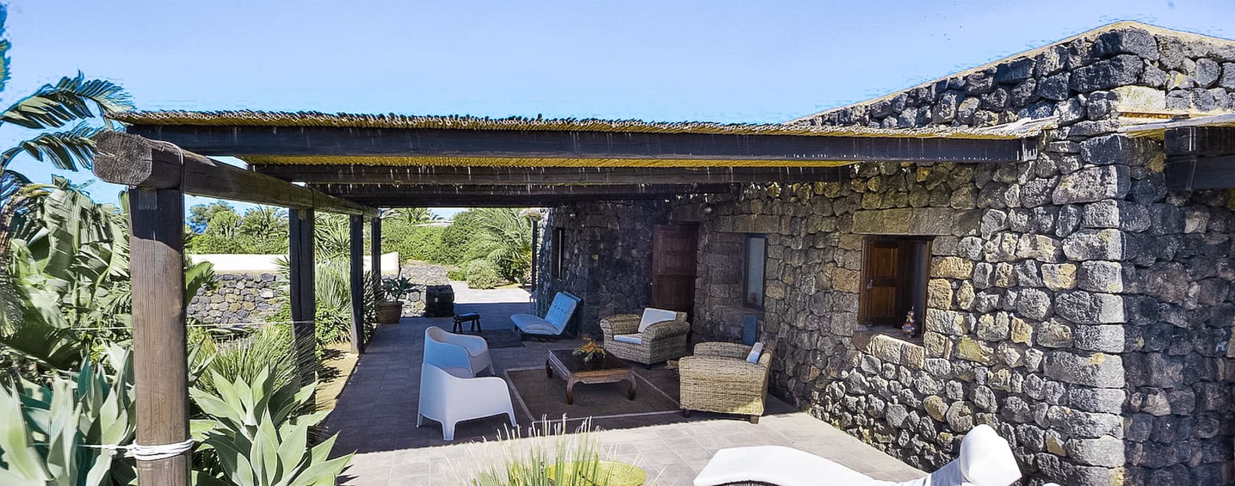 Dammuso con Piscina e Vista Mare a Pantelleria, Sicilia