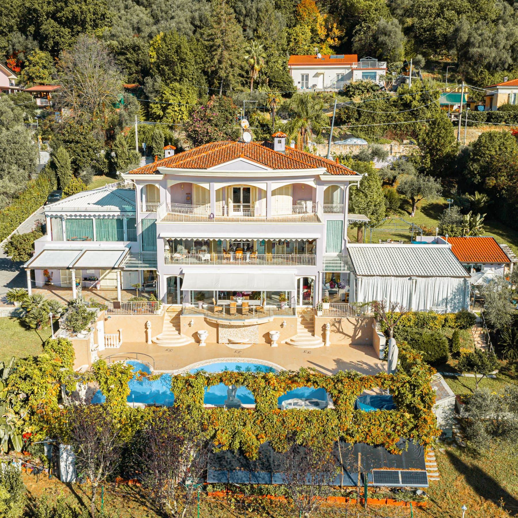 Elegant Villa in Carrara's Tuscan Countryside