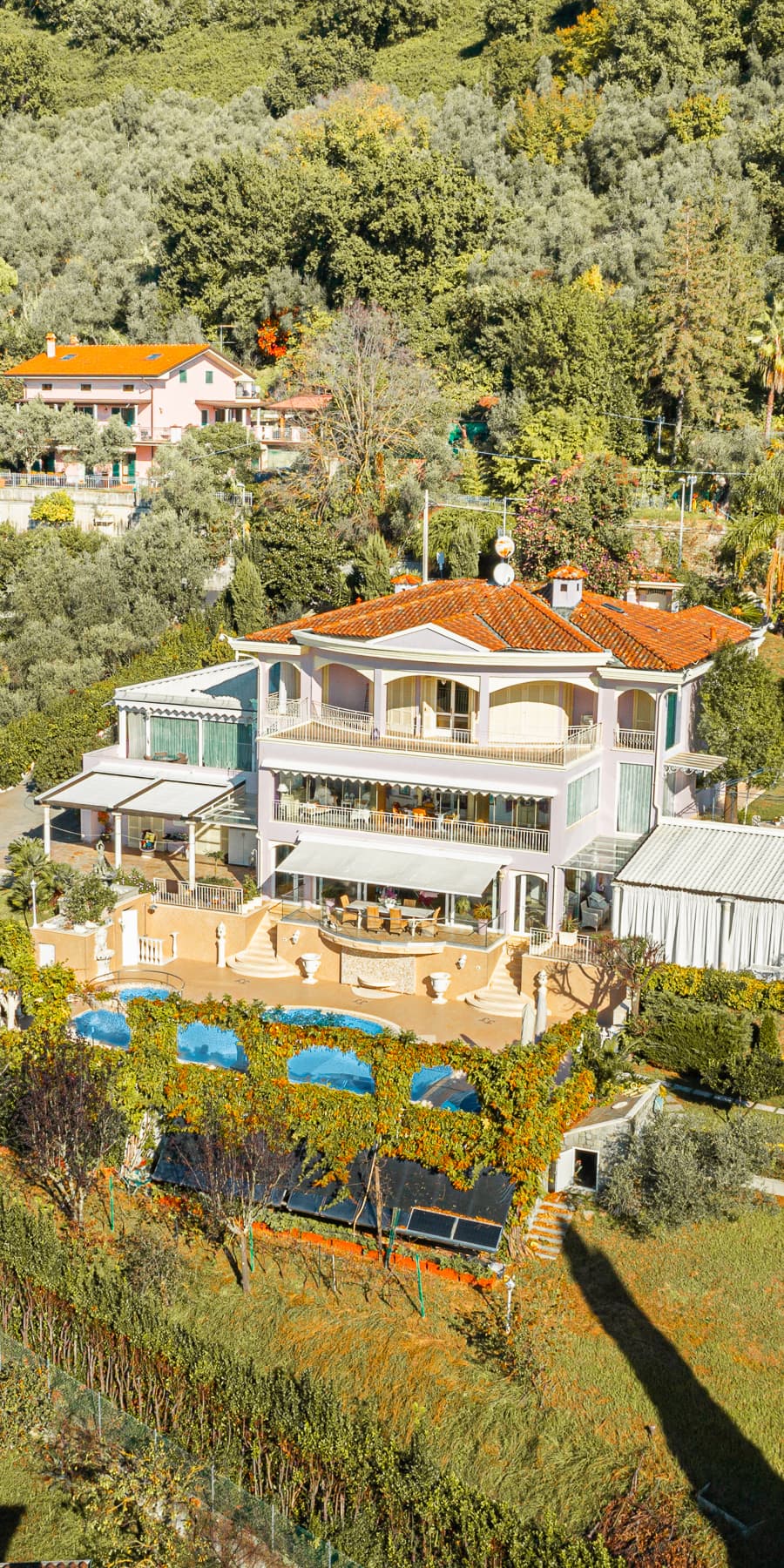Elegant Villa in Carrara's Tuscan Countryside