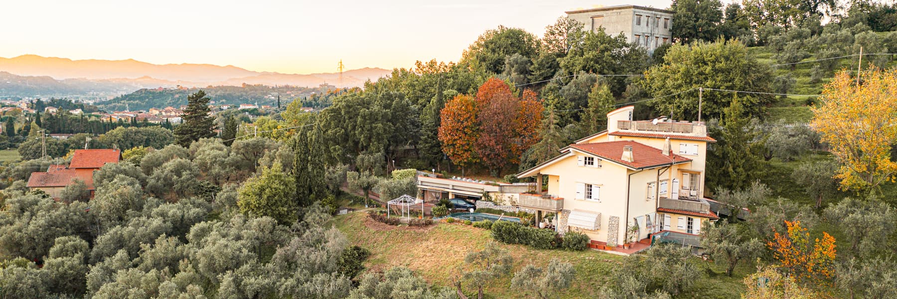 Enchanting Villa Overlooking Ligurian Hills, Castelnuovo Magra