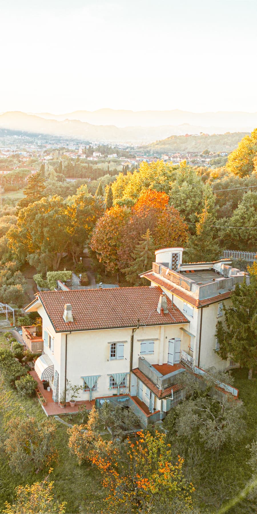Enchanting Villa Overlooking Ligurian Hills, Castelnuovo Magra