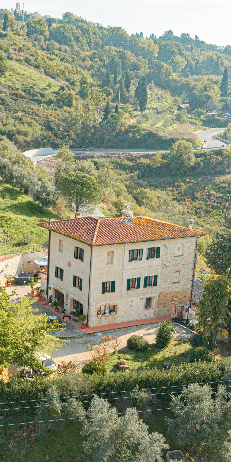 Villa in Volterra: Tuscan Elegance & Tranquility