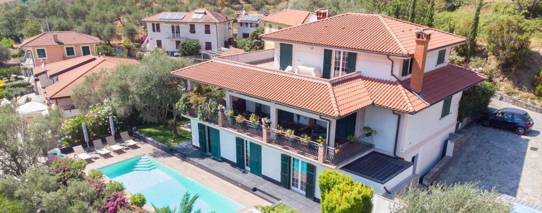 Villa immersa nel verde a Casarza Ligure