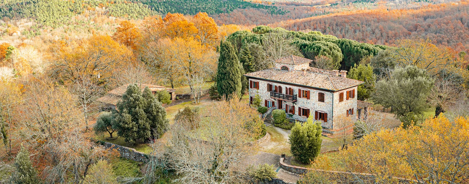 Charming Villa Amidst Tuscany's Rolling Hills