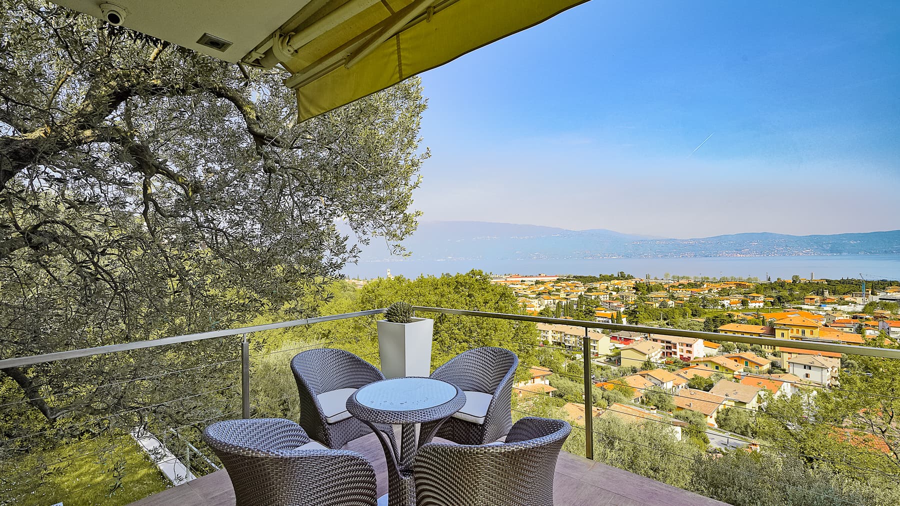 Villa in Toscolano Maderno with Stunning Lake Views