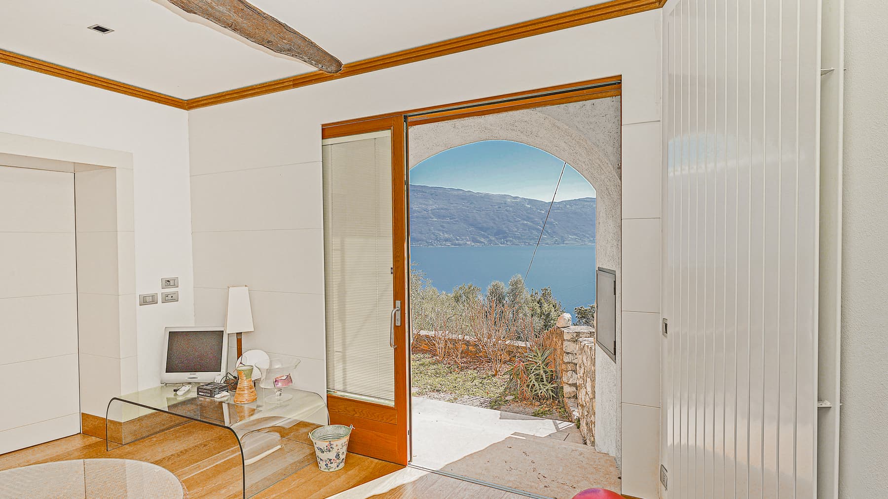 Big Image 14