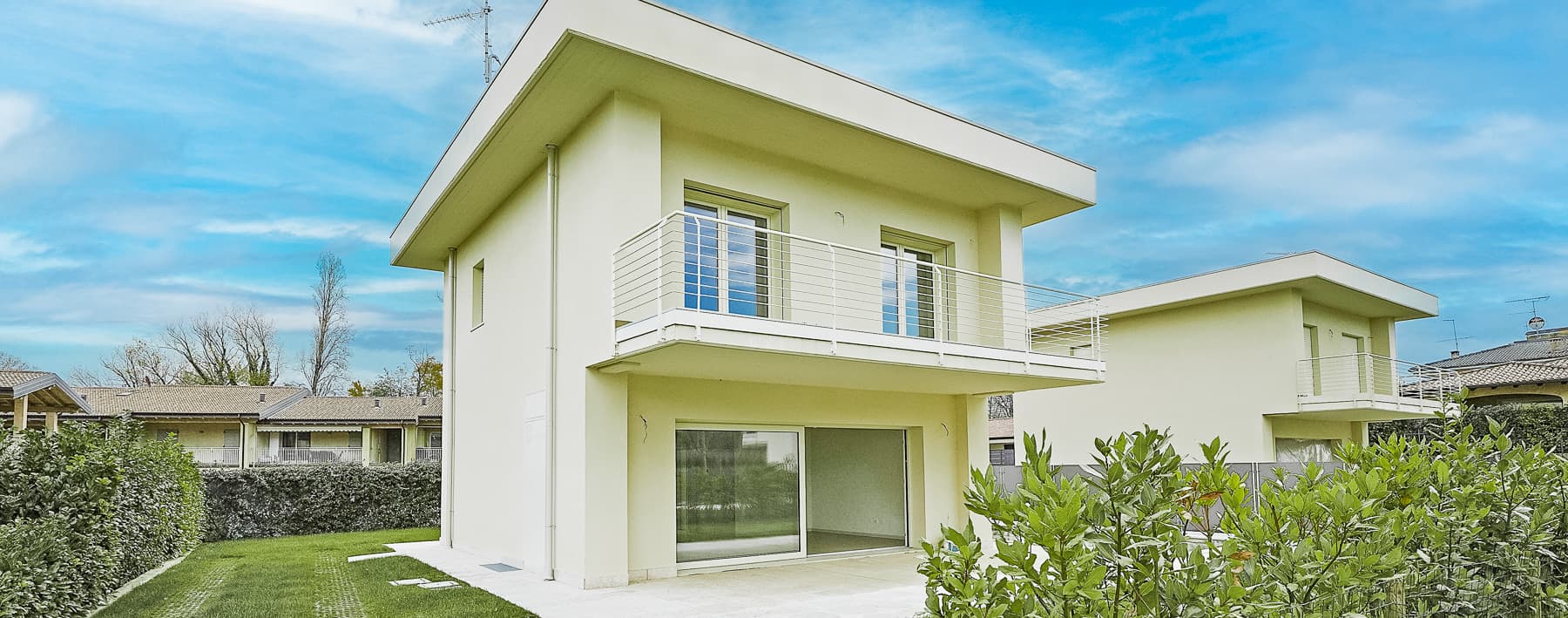 Elegant Villa Retreat by Lake Garda, Lombardia
