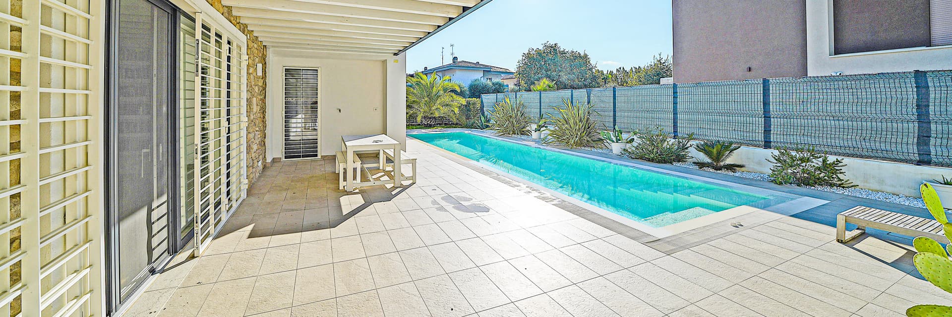 Villa moderna con piscina a Padenghe sul Garda