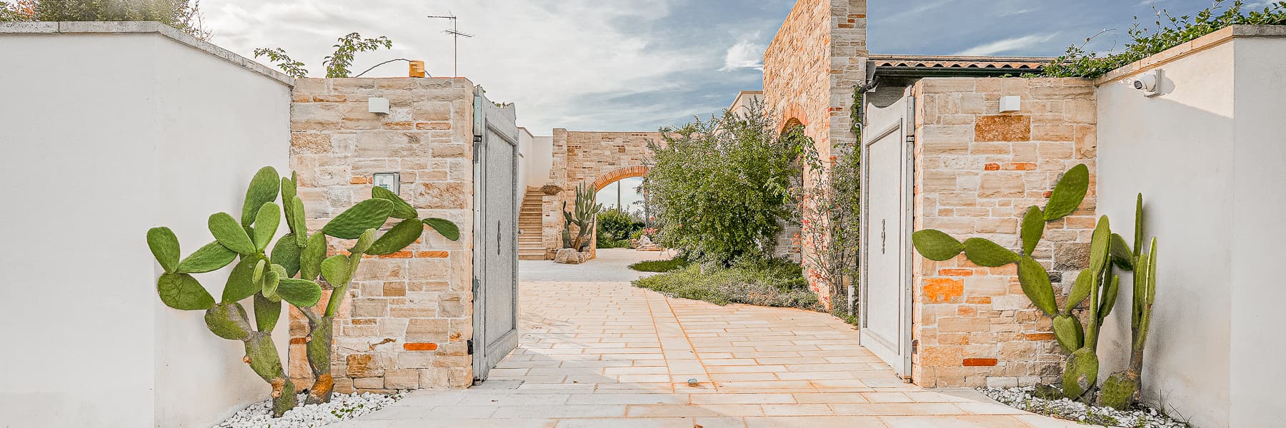Elegant Villa with Garden and Pool in Puglia