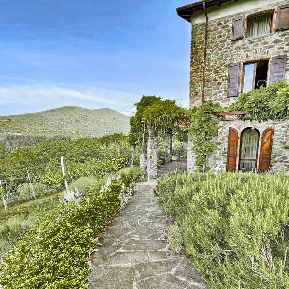 Rustic Country House in Charming Bagnone, Tuscany