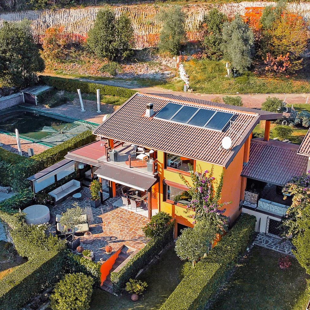 Detached House by Lake Garda, Lombardia Serenity