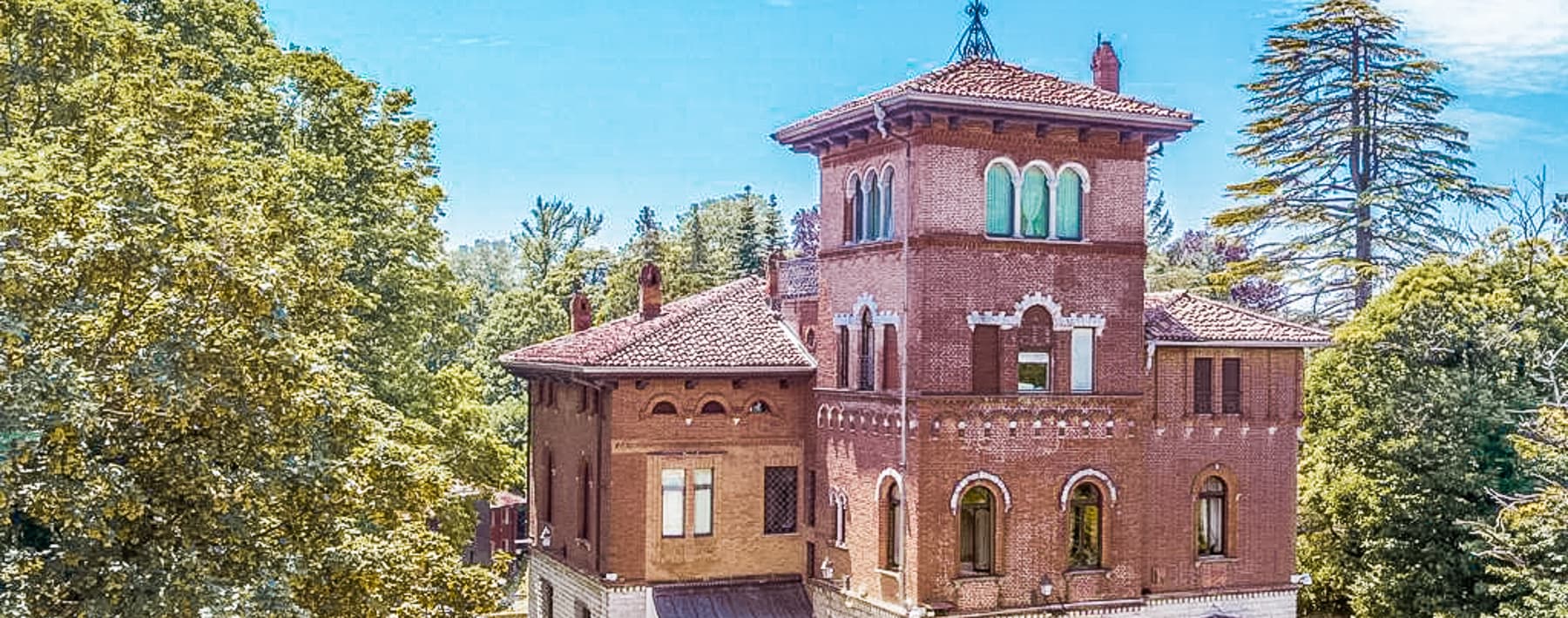 Villa storica con piscina a Varese, lusso e charme