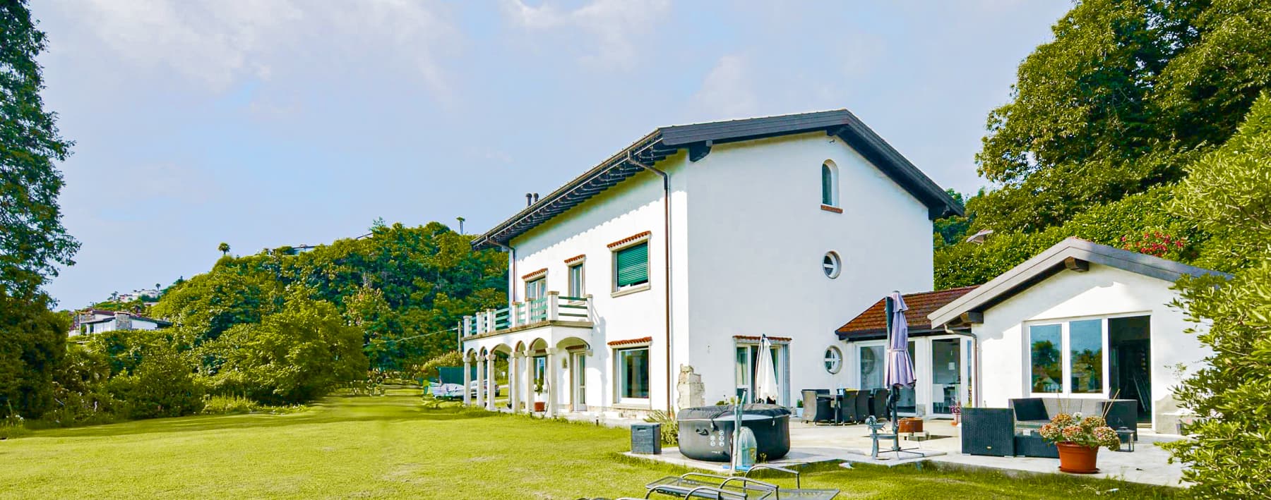 Villa Retreat Overlooking Lake Maggiore, Lombardia