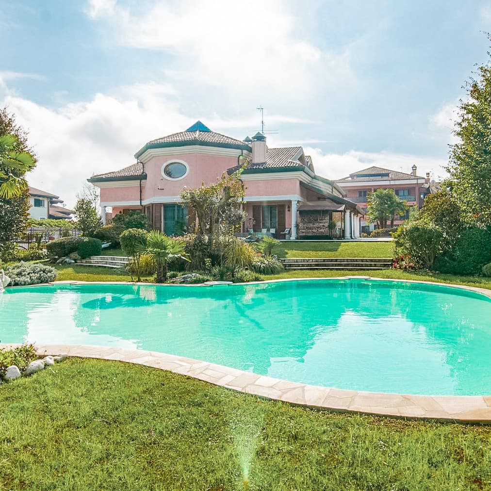 Appartamento esclusivo a Borgarello con giardino ampio