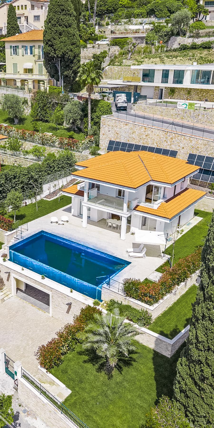 Modern Villa with Infinity Pool in Bordighera, Liguria