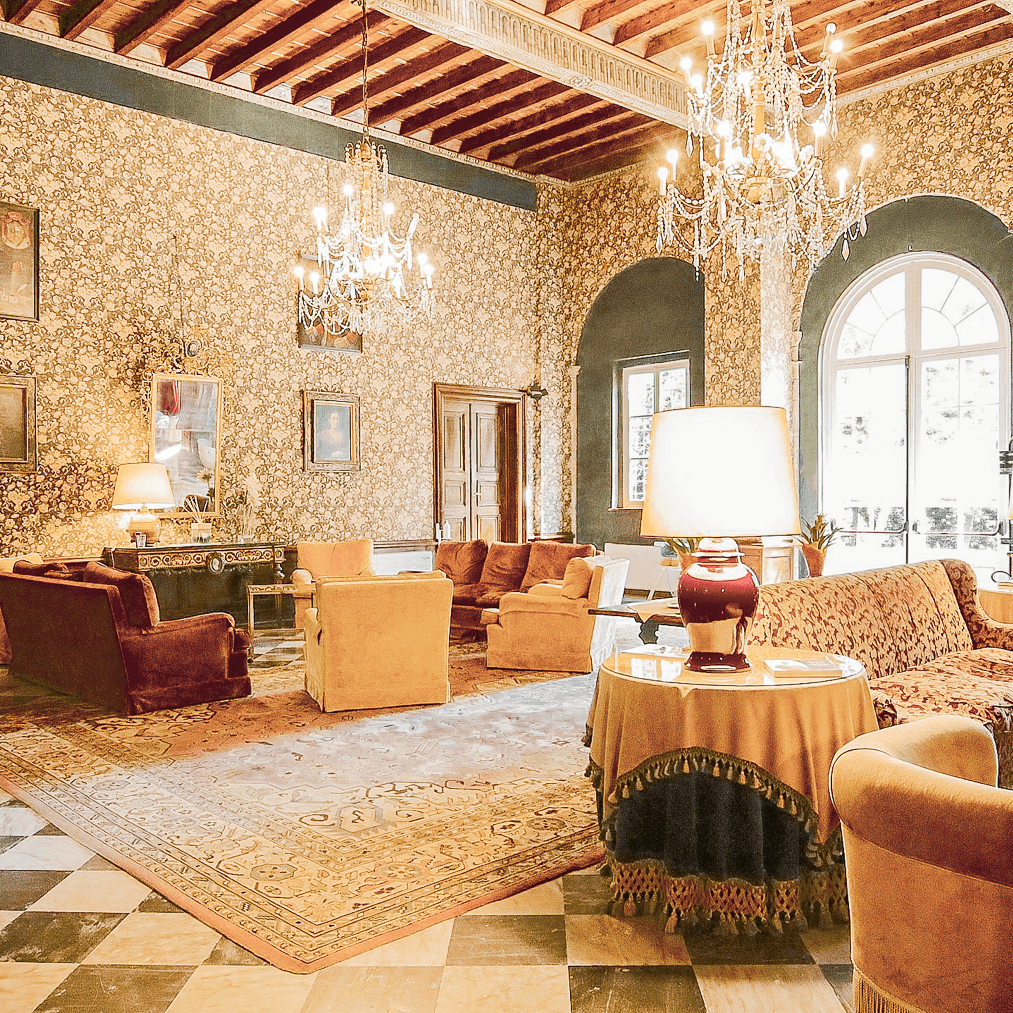 Elegant Villa in Lucca, Tuscany's Scenic Countryside