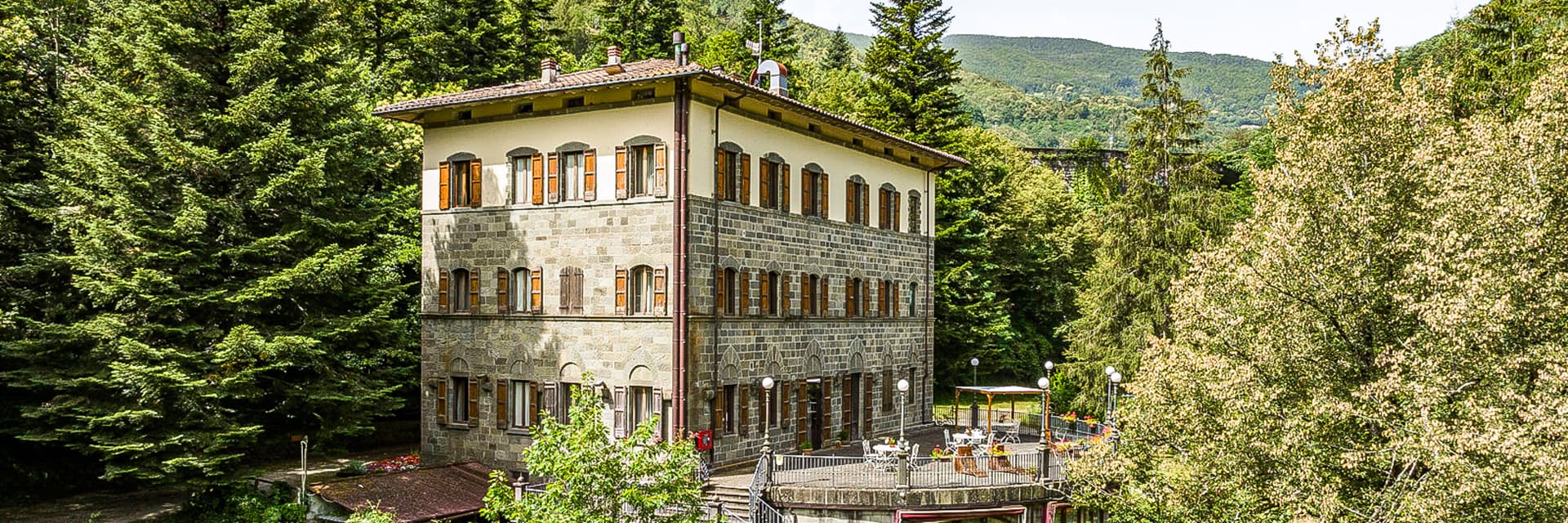 Historic Villa with Mountain Views, Tuscany