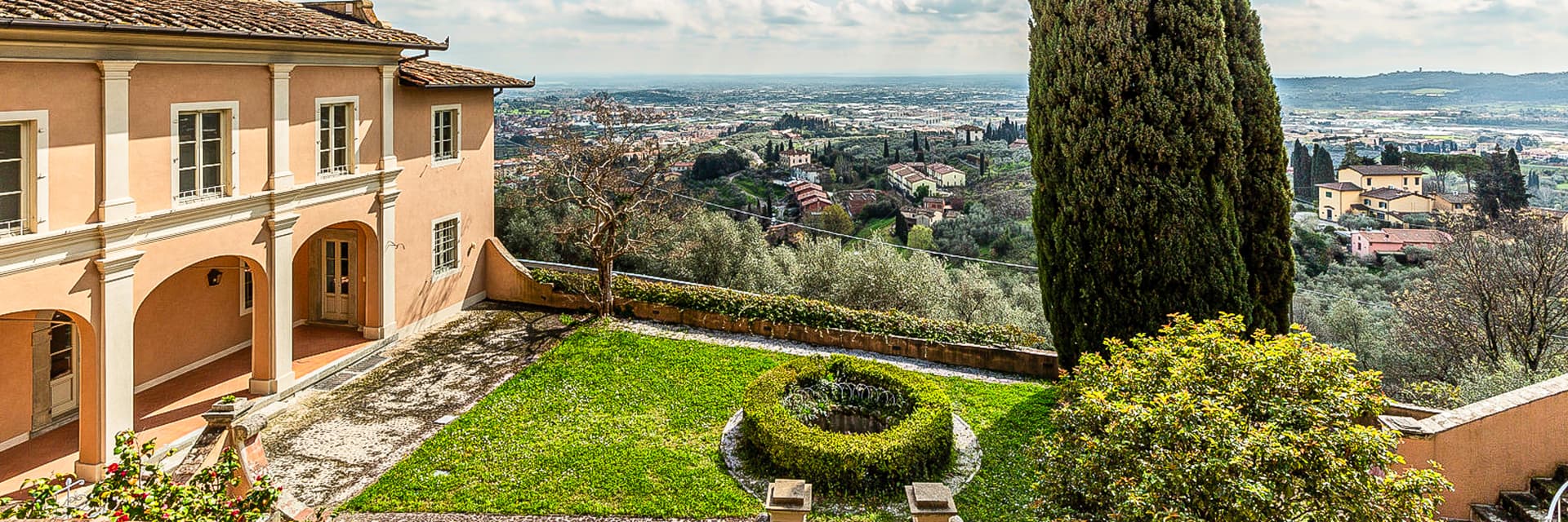 Villa storica in campagna, tra le colline di Lucca
