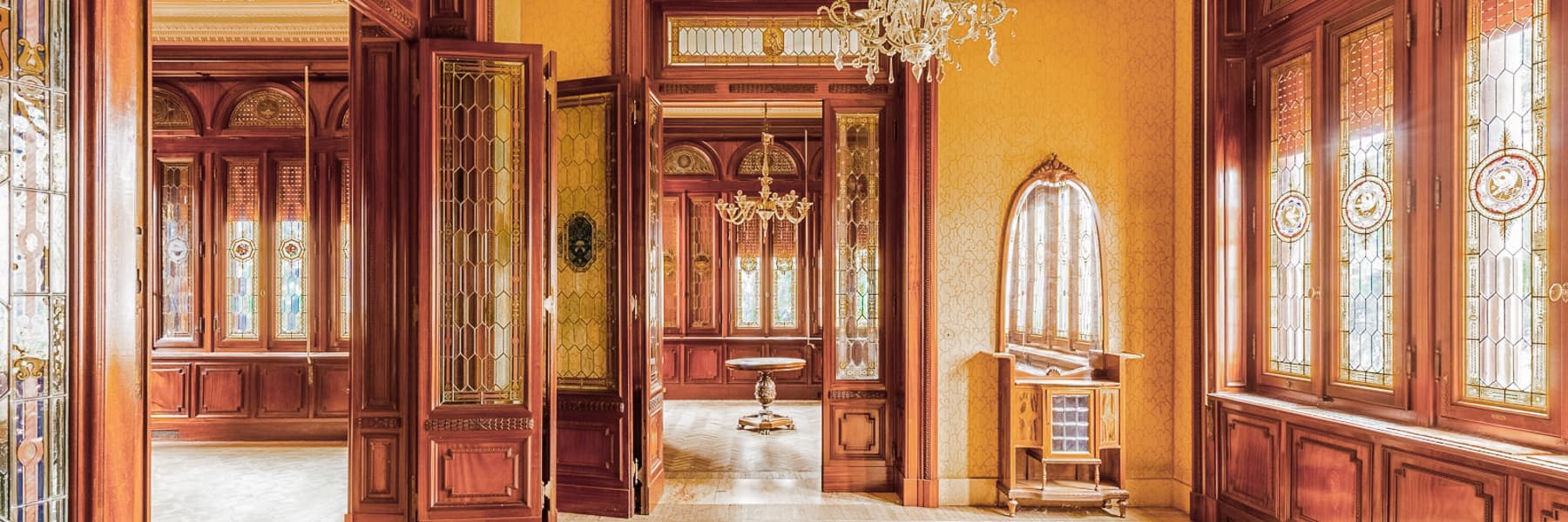 Majestic Art Deco Villa in the Hills of Tuscany