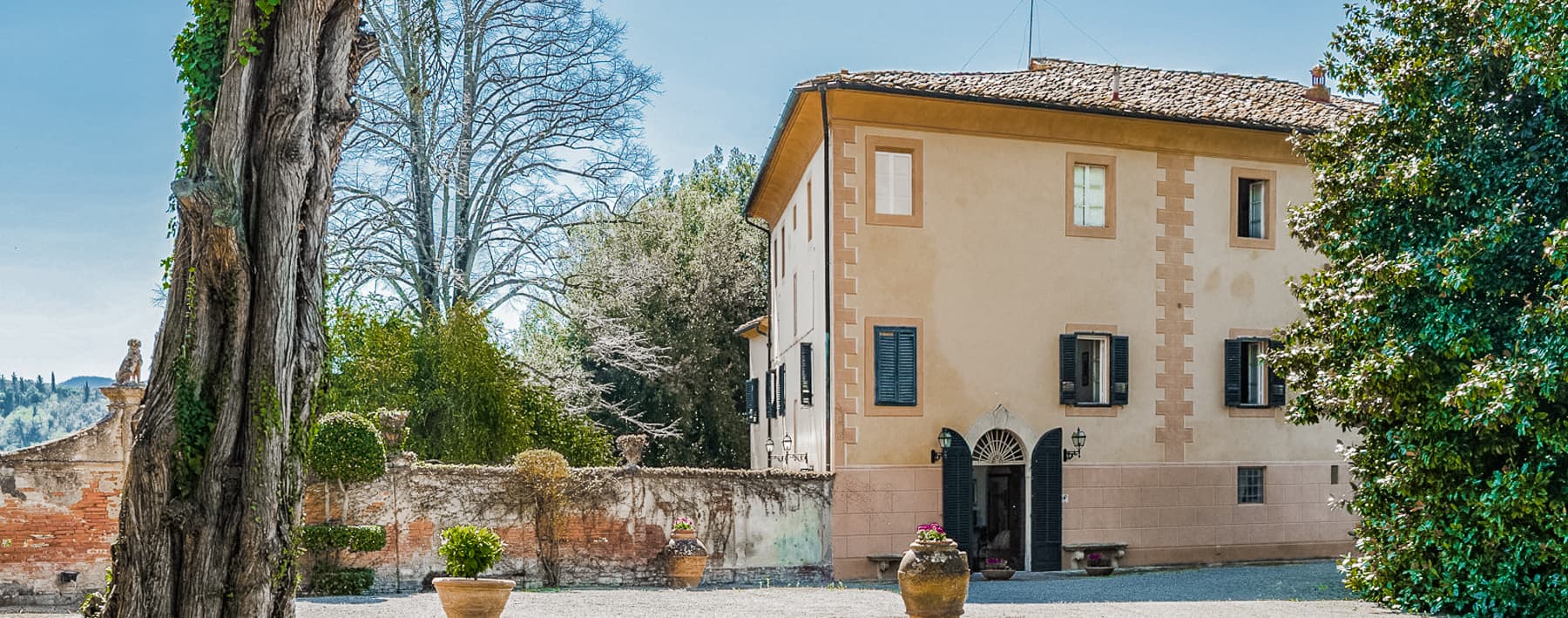 Historic Villa with Pool in Crespina Lorenzana, Tuscany