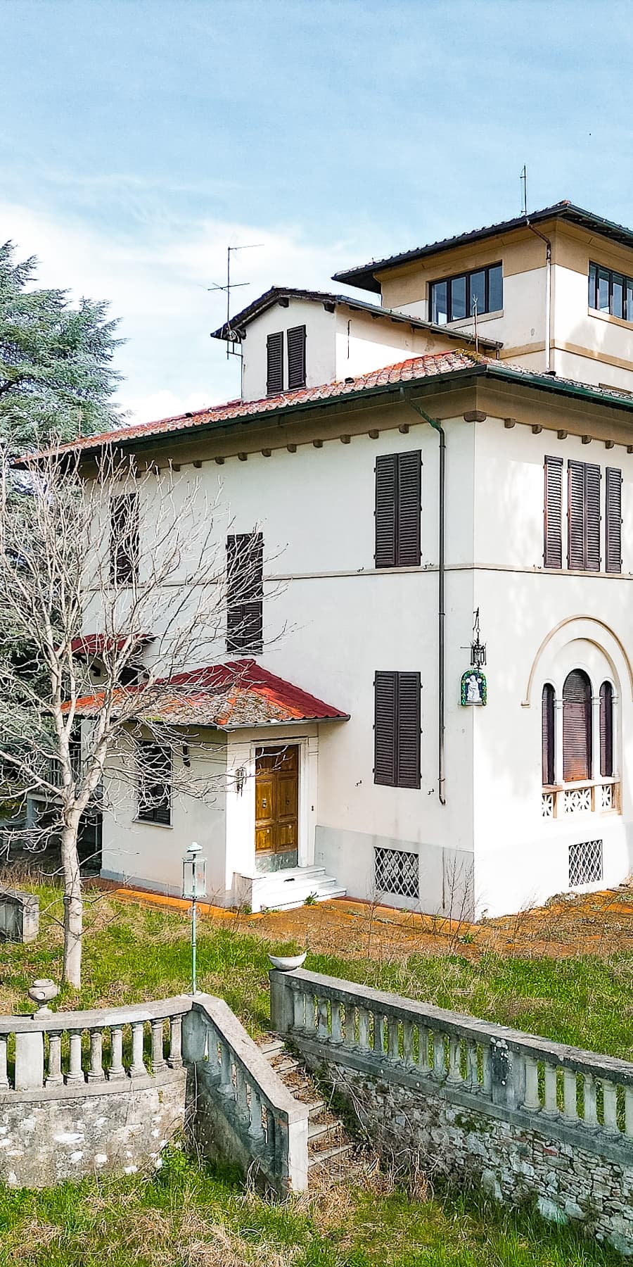 Stately Villa in Lucca, Tuscany Near City Walls