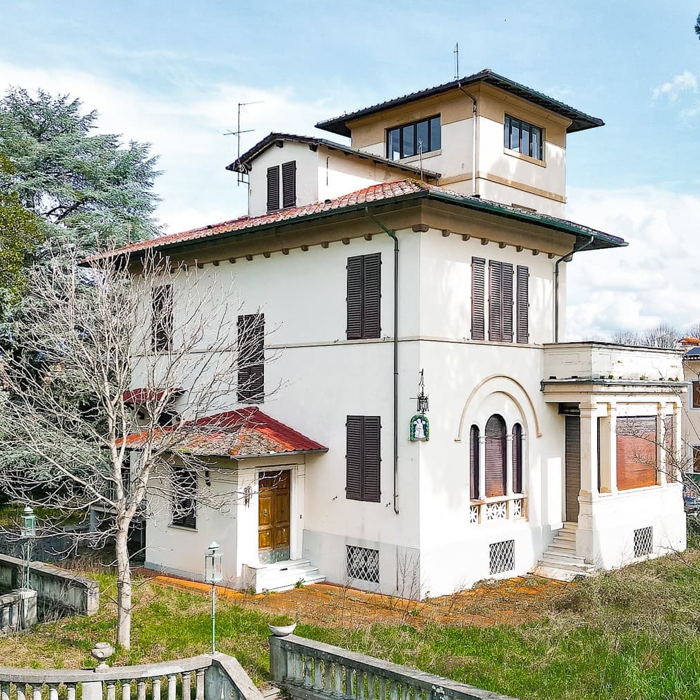 Stately Villa in Lucca, Tuscany Near City Walls