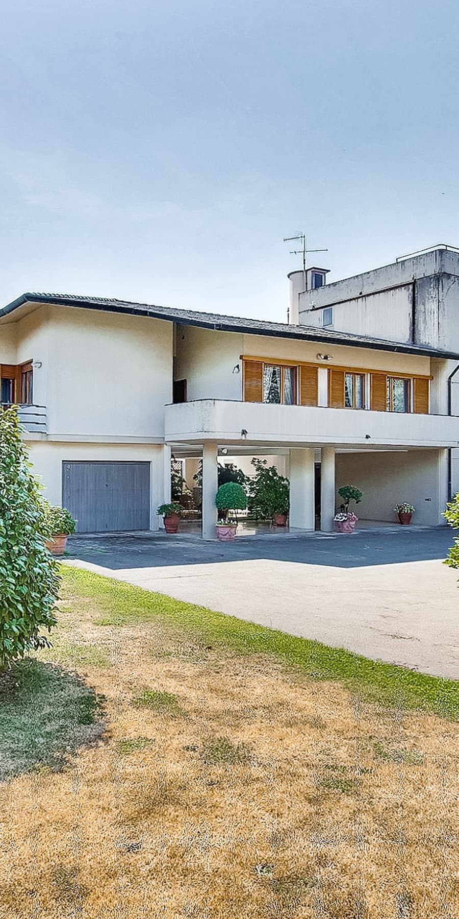 Charming Villa in Barga, Tuscany Retreat