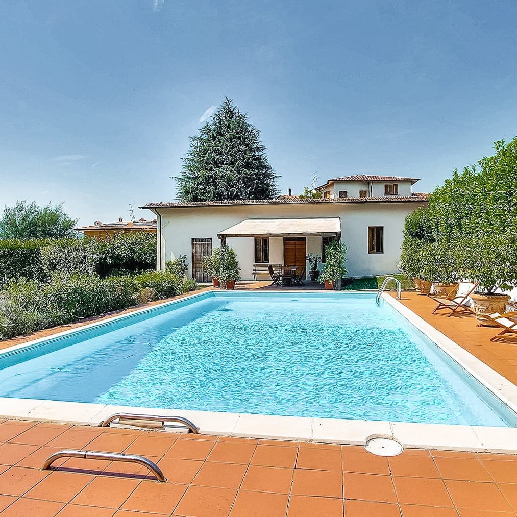 Charming Villa in Barga, Tuscany Retreat