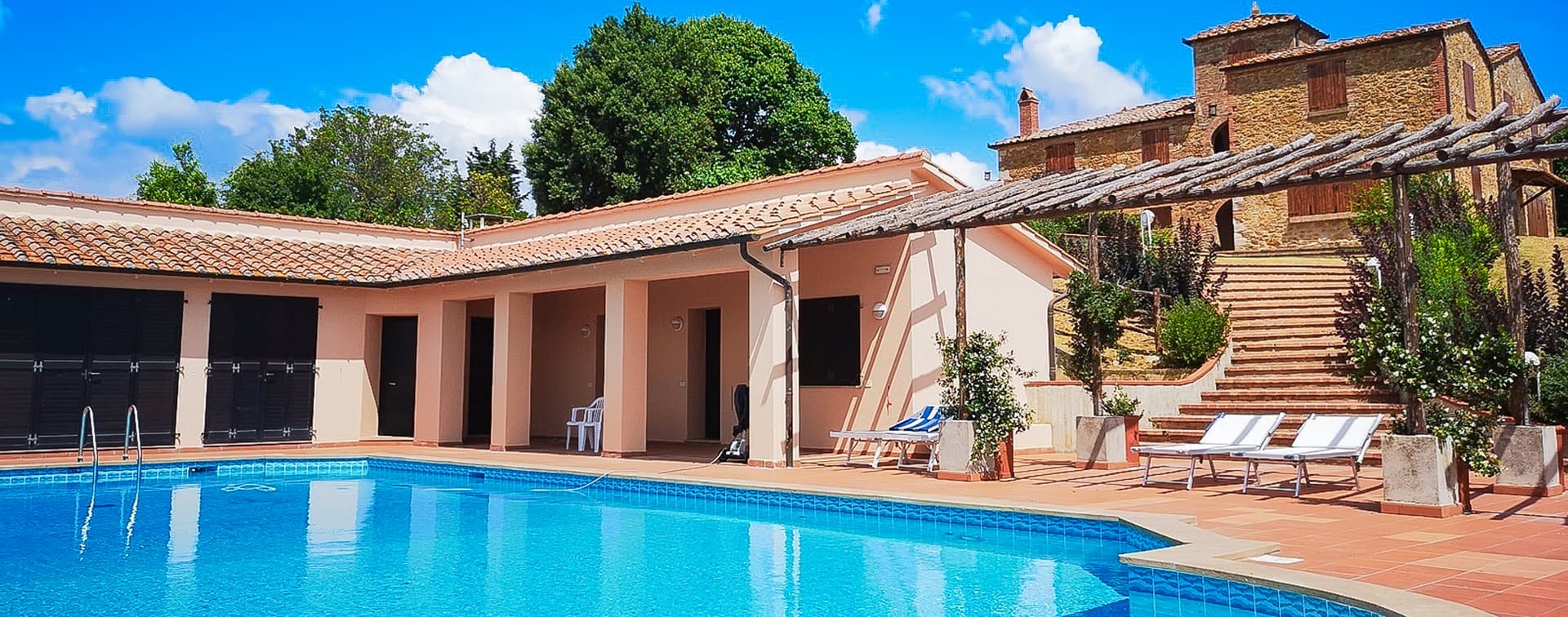 Prestigious Country House in Scenic Tuscan Countryside
