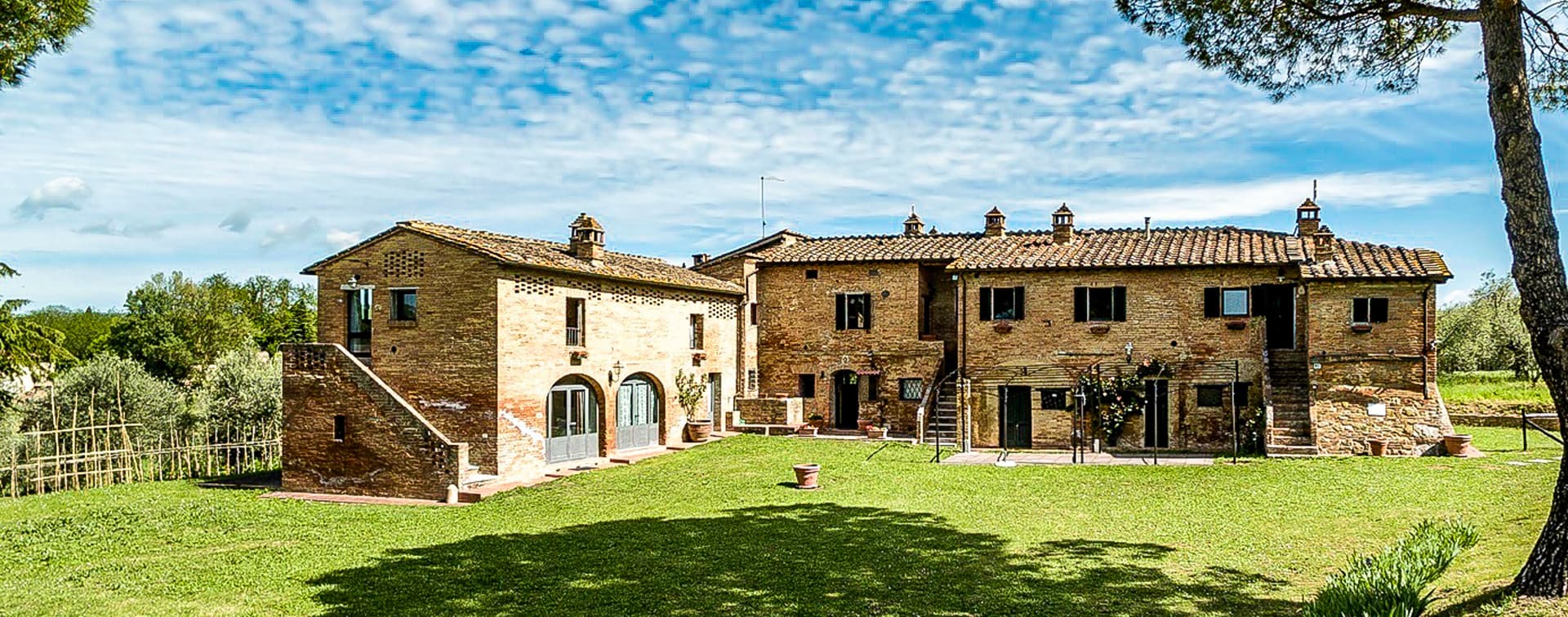 Country House with Pool in Scenic Tuscan Countryside