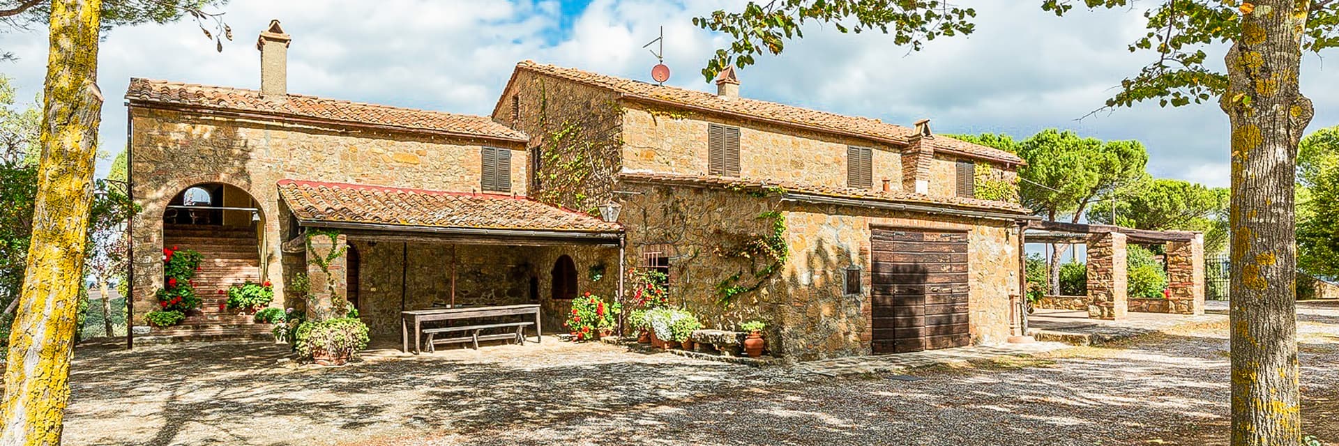 Rustic Country House Overlooking Tuscany's Val d'Orcia
