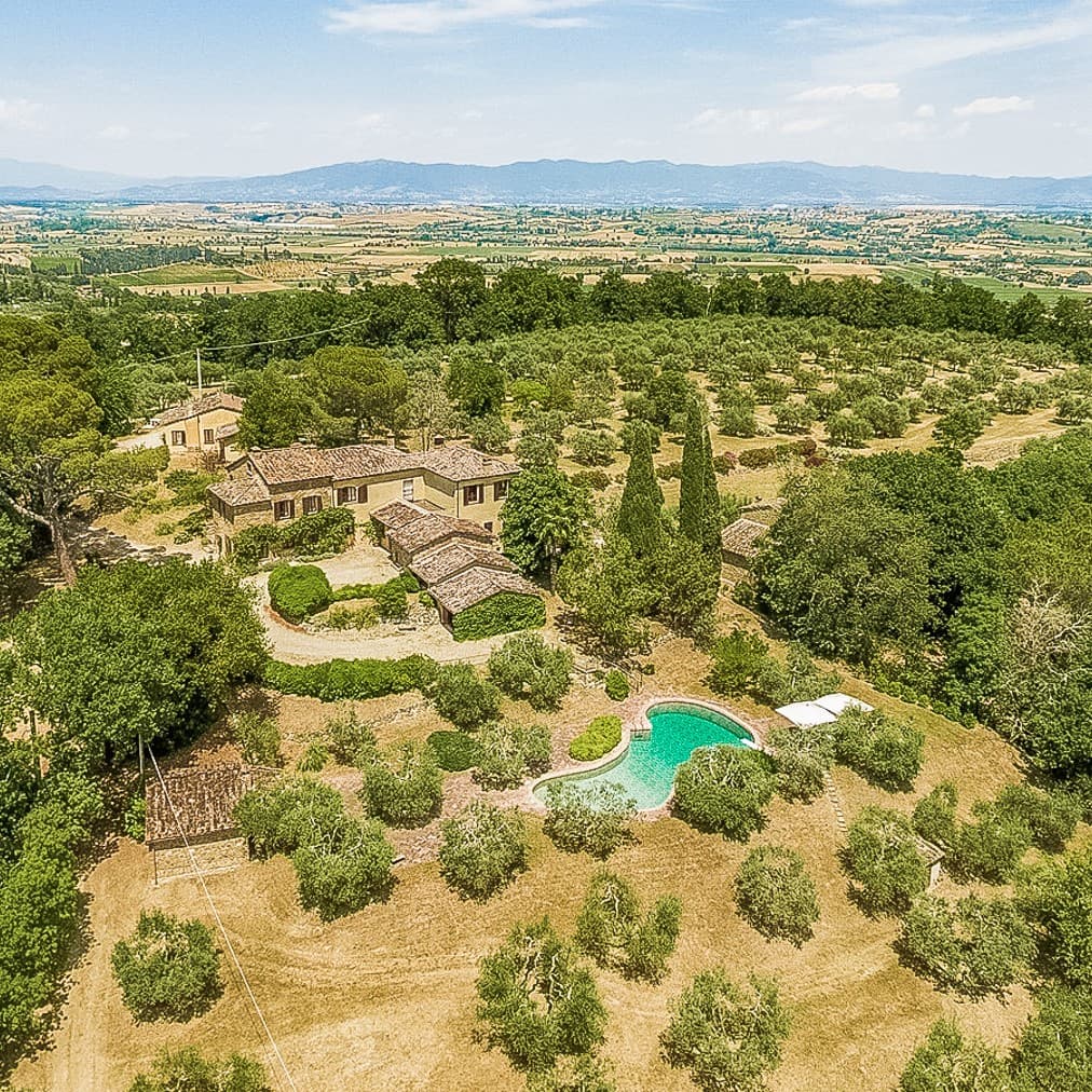 Rustic Country House in Lucignano, Tuscany Charm