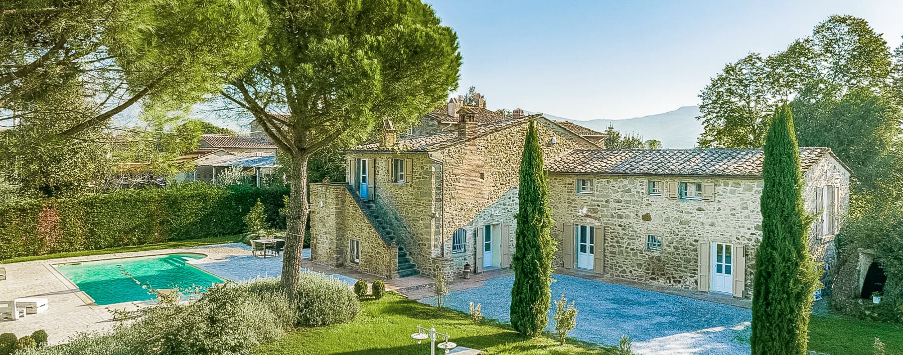 Rustic Country House with Pool in Cortona, Tuscany