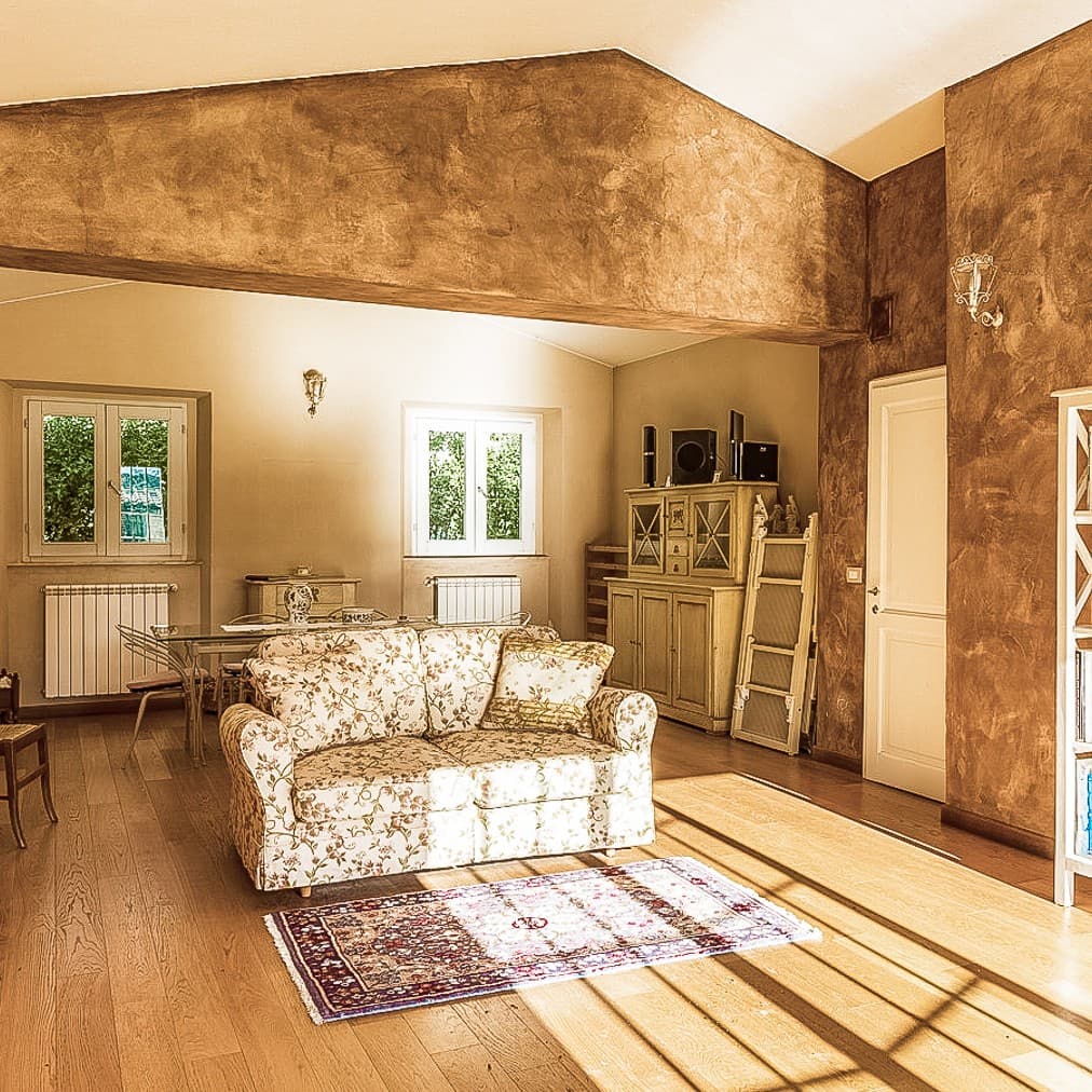 Rustic Country House with Pool in Cortona, Tuscany