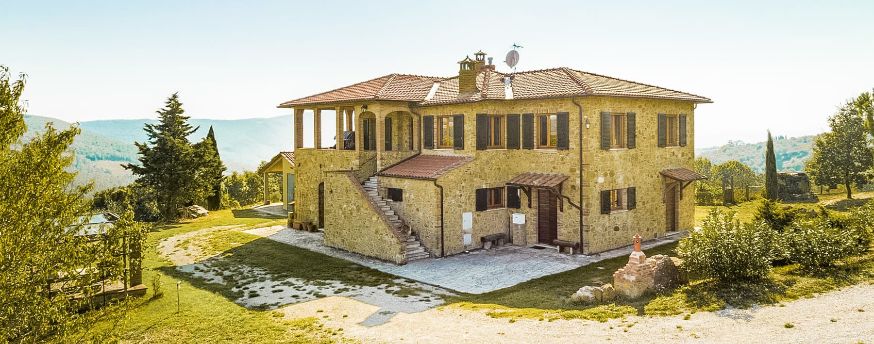 Rustic Country House in Scenic Tuscany Hills