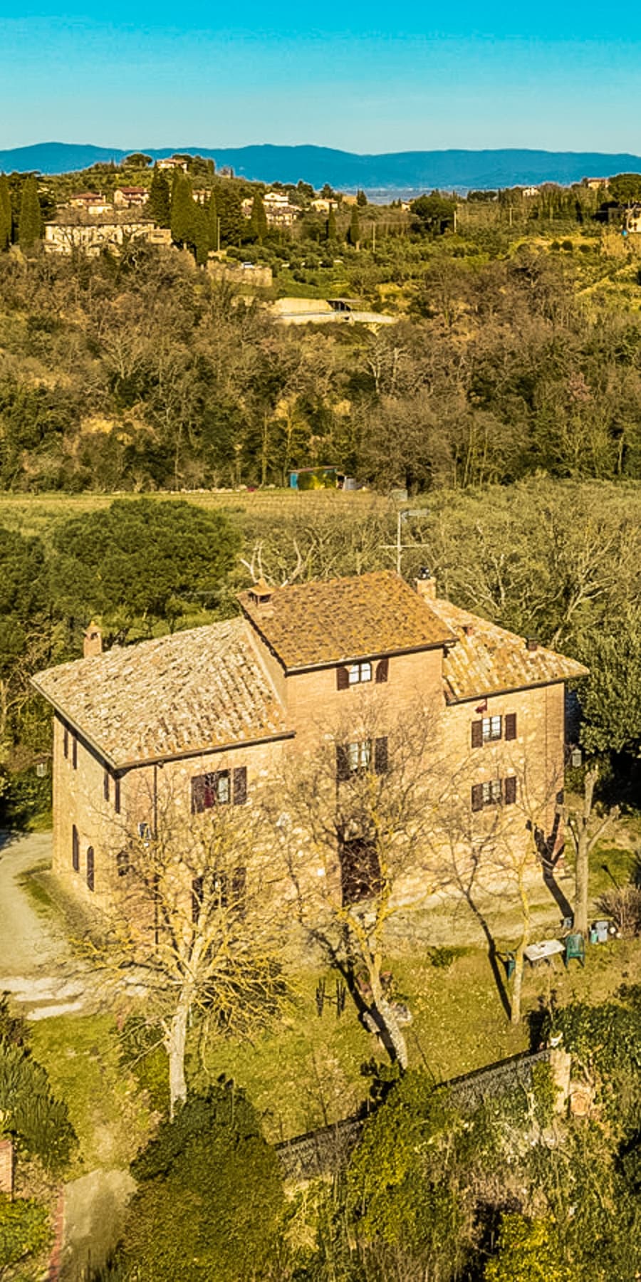 Casale quattrocentesco nelle colline di Montepulciano