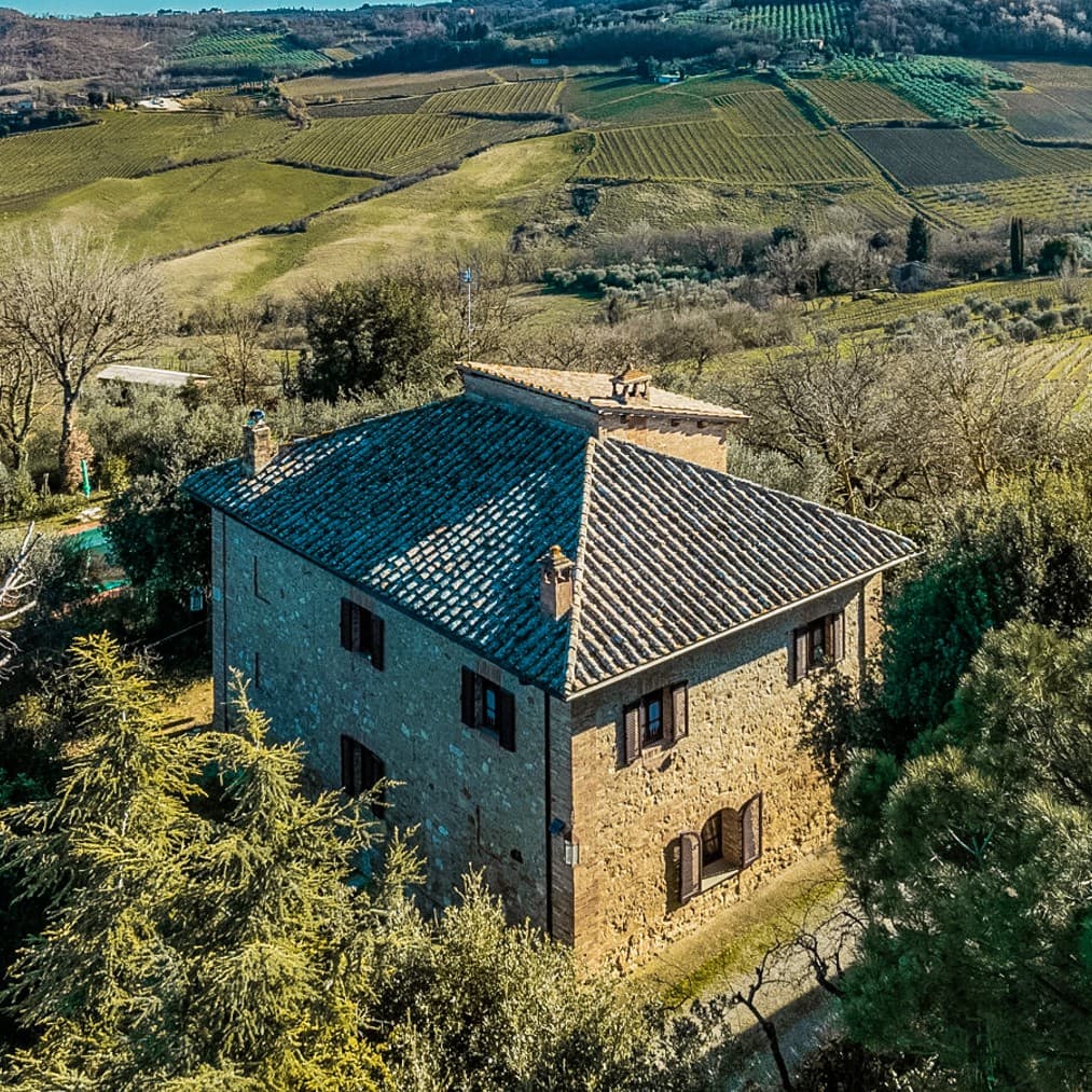 Casale quattrocentesco nelle colline di Montepulciano