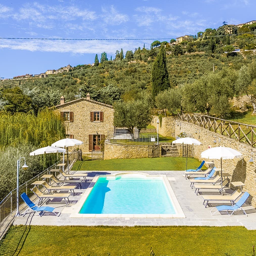Rustic Country House with Pool near Cortona, Tuscany