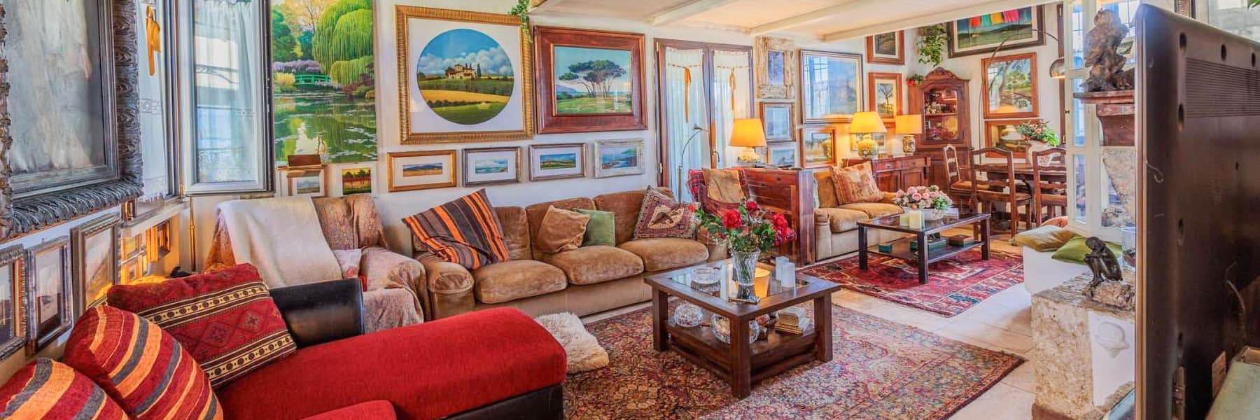 Casale con piscina e uliveto nella campagna Toscana