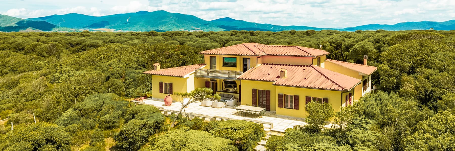 Beachfront Villa with Stunning Views in Tuscany