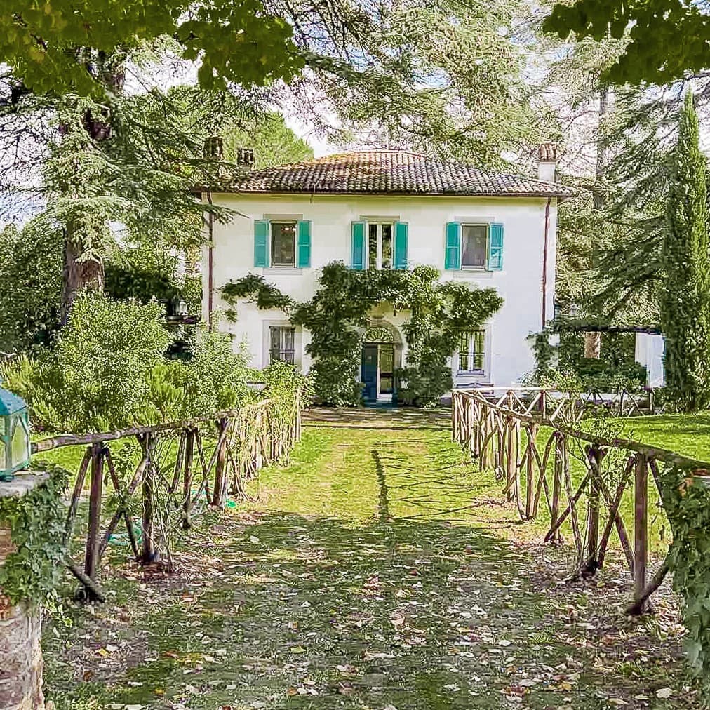 Villa storica immersa nel verde umbro di Porano