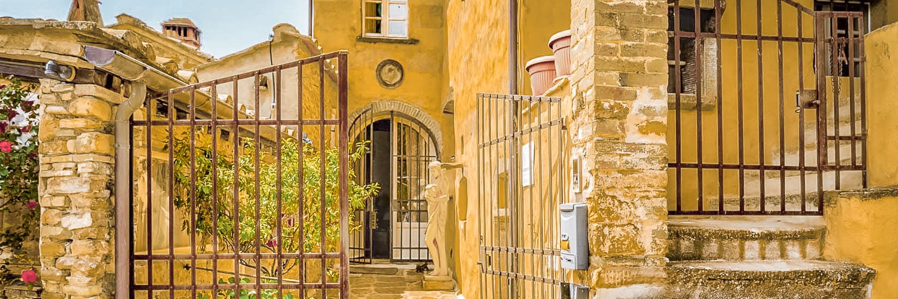 Rustico - Casale with Pool in Charming Arezzo Hamlet