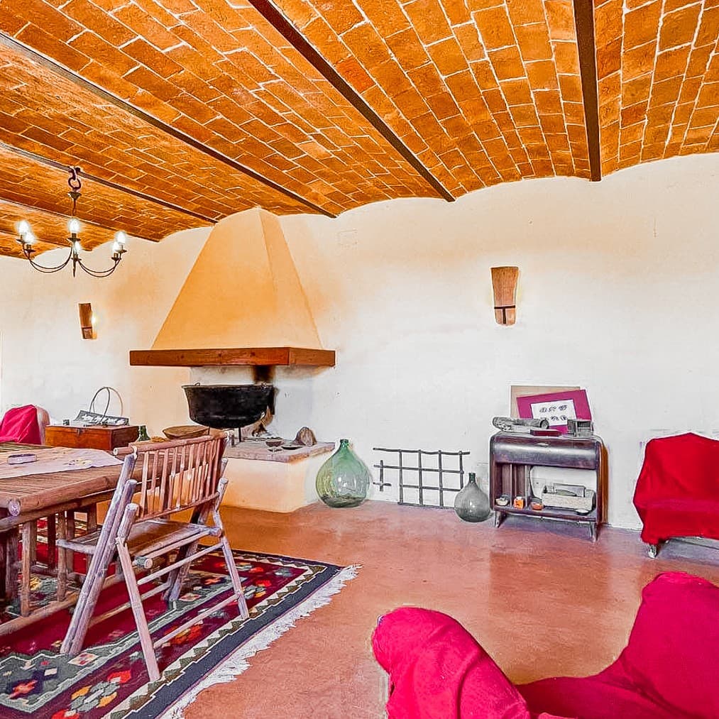 Rustico - Casale in SARTEANO: Stunning Stone Farmhouse