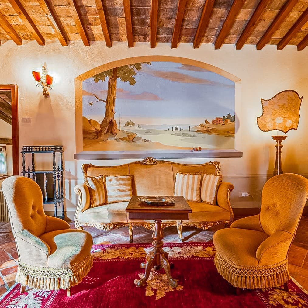 Villa with Pool and Park in Historic Cortona