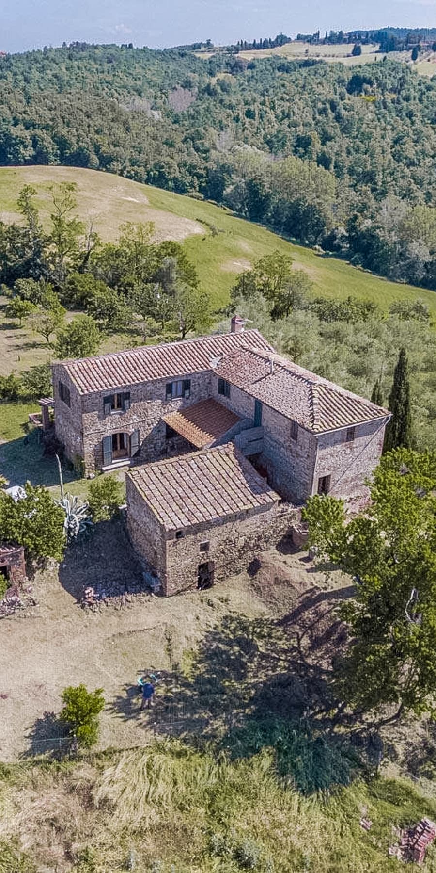 Rustic Country House in Scenic Tuscan Countryside