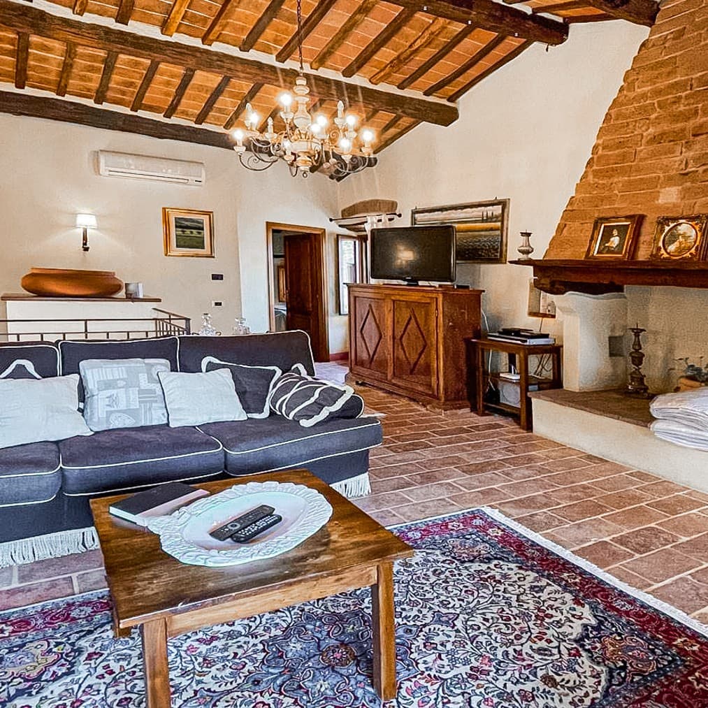Rustic Country House in Charming Cortona, Tuscany