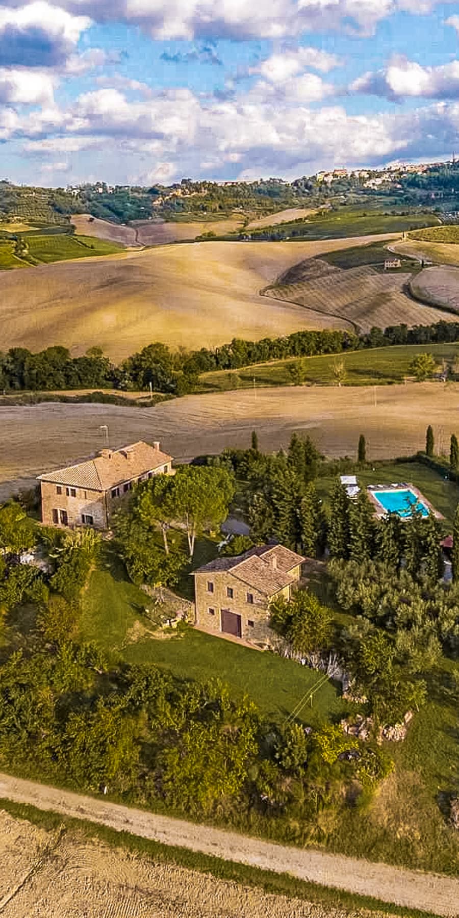 Casale panoramico tra le colline di Montepulciano, Toscana