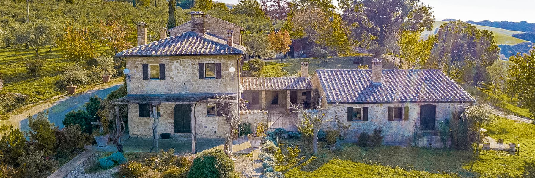 Casale panoramico nella splendida Valdorcia, Toscana