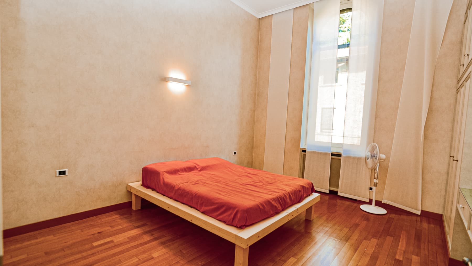 Big Image 33