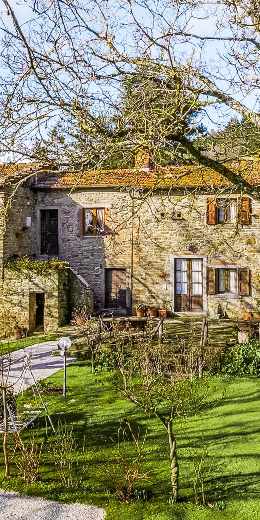 Casale panoramico con terreno a Cortona, Toscana